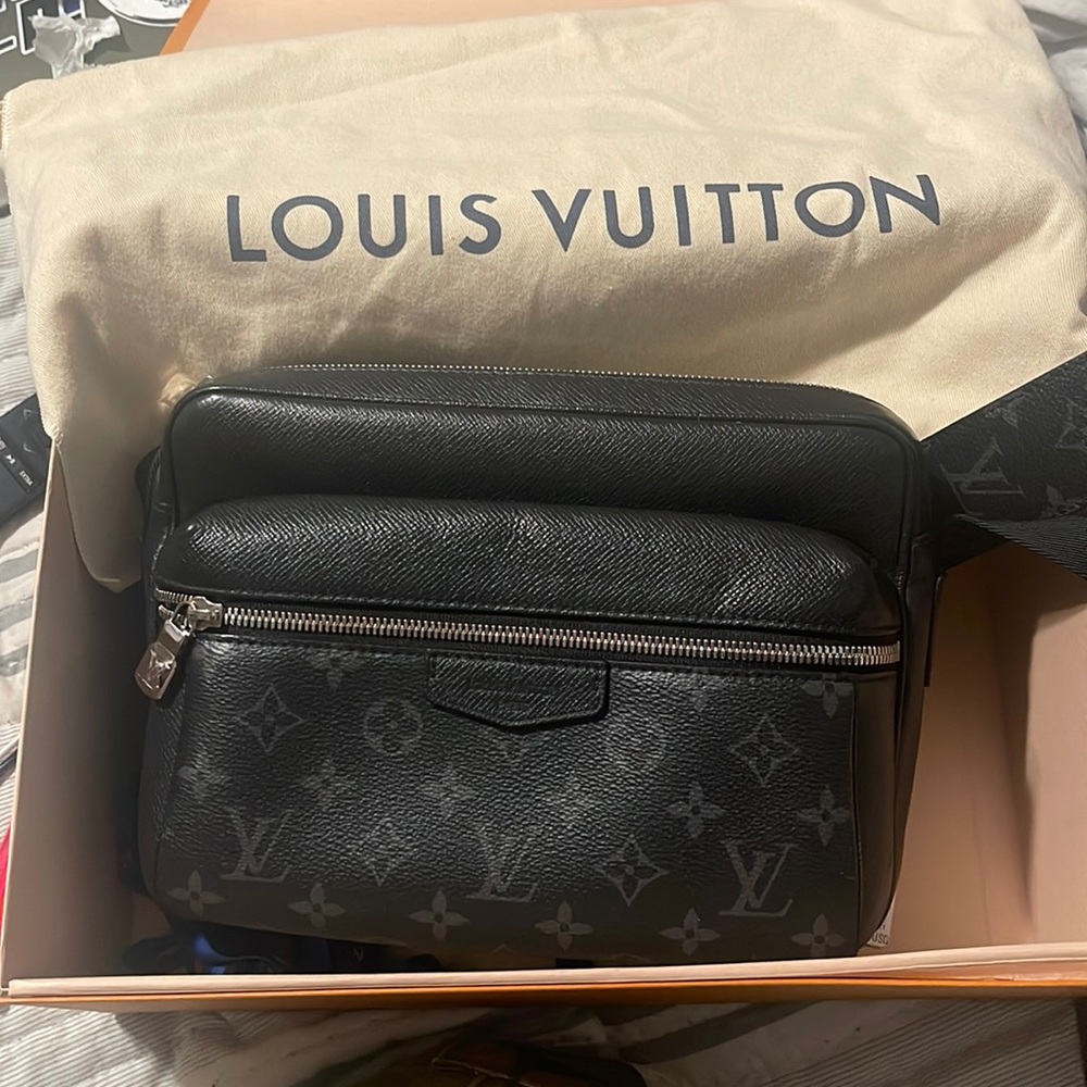 Close to being brand new was used once my buddy got it as a gift. Hard times…